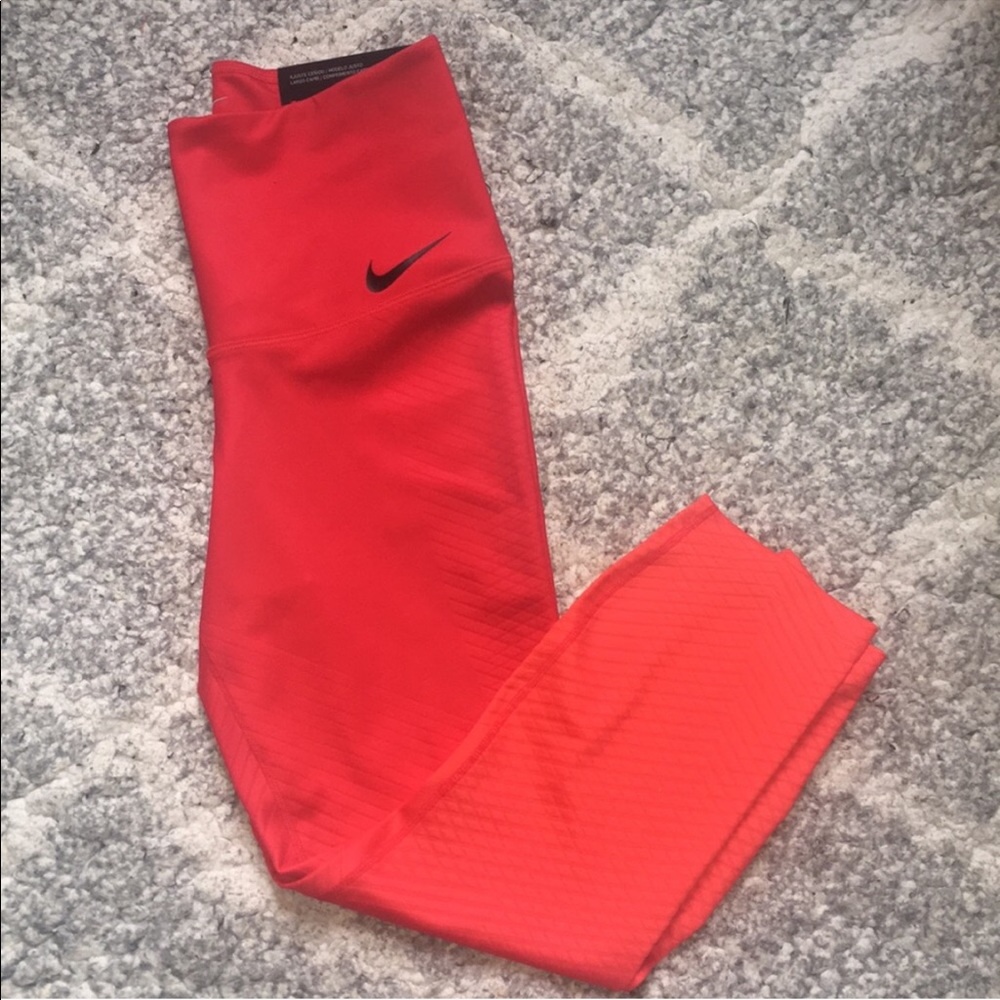 NWT Nike Zonal Strength Tights